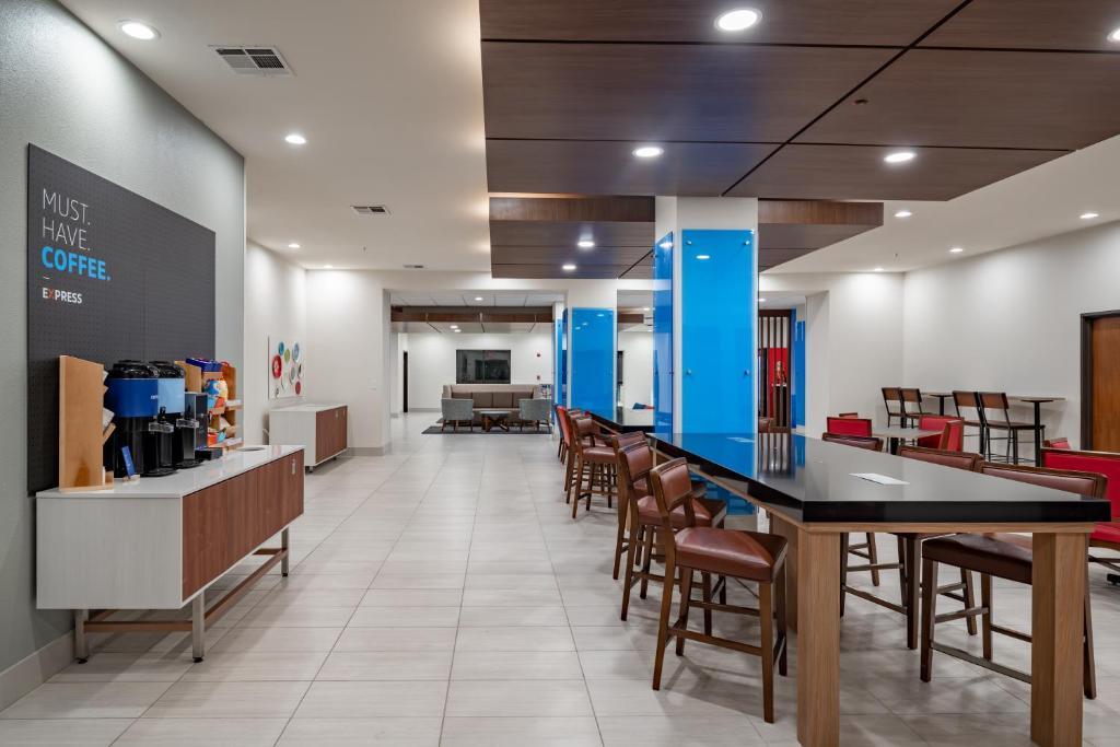 Holiday Inn Express & Suites N Waco Area - West By Ihg מראה חיצוני תמונה